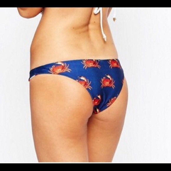 $84 Wildfox Crabby Stripe Women Sz M Reversible Blue Red Bikini Swim Bottom NWT - Picture 3 of 7
